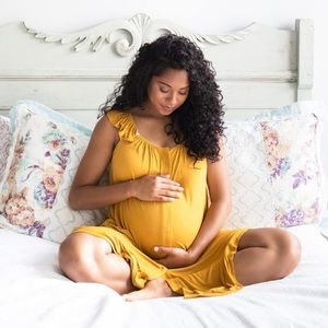 Kindred Bravely Ruffle Strap Labor & Delivery Gown Color Honey Size XS/S